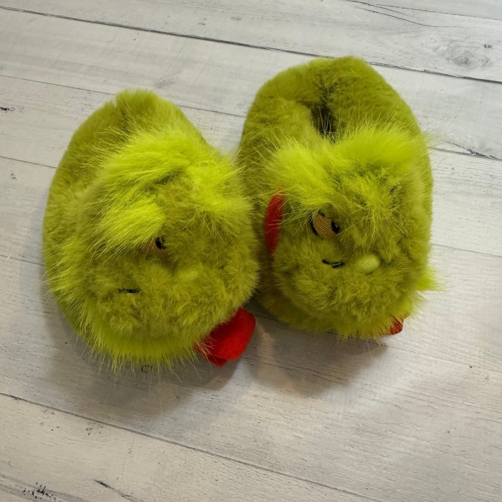 The grinch who stole Christmas grinch plush slippers 5/6T